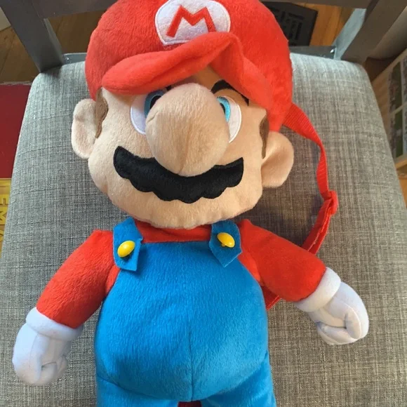 Mario Plush Backpack - Picture 4 of 4